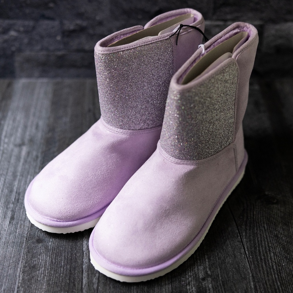 New DSG Winter Lodge Boot girl youth size 6 lavender light purple glitter fur